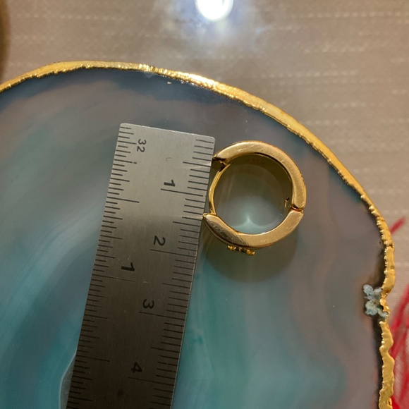 Tory Burch KIRA ENAMEL HOOP EARRING - Picture 3 of 9